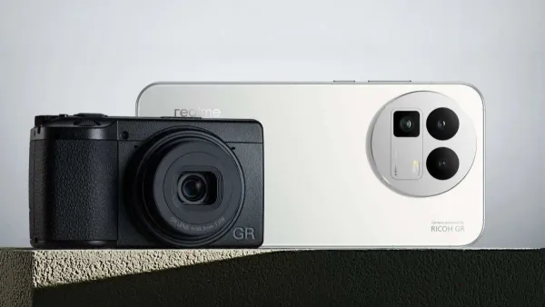 Kolaborasi Realme x Ricoh Hadir di GT 8, Bawa Nuansa Kamera Legendaris ke Smartphone